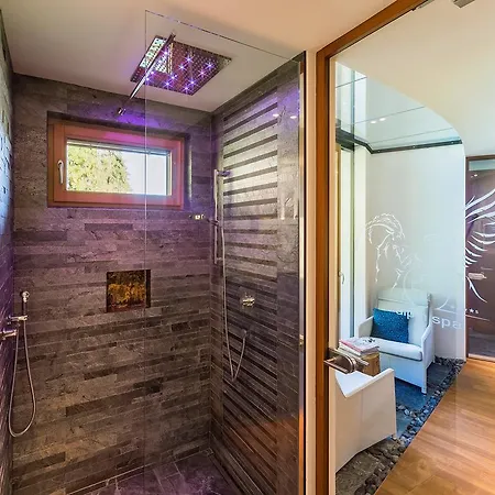 Alpinlodge & 5* 삼나운