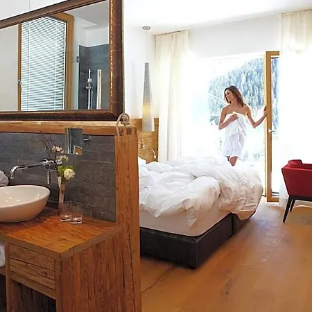 Alpinlodge & 5* Samnaun
