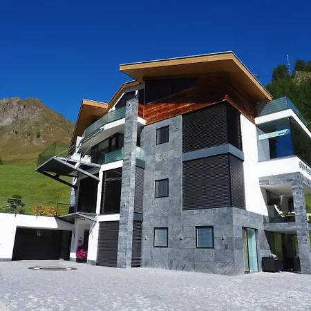 Alpinlodge & 5* Samnaun